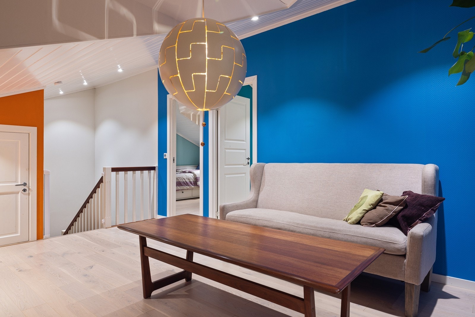 Denne etasjen er perfekt for barn og ungdom med egen loftstue og to soverom. Galleribilde