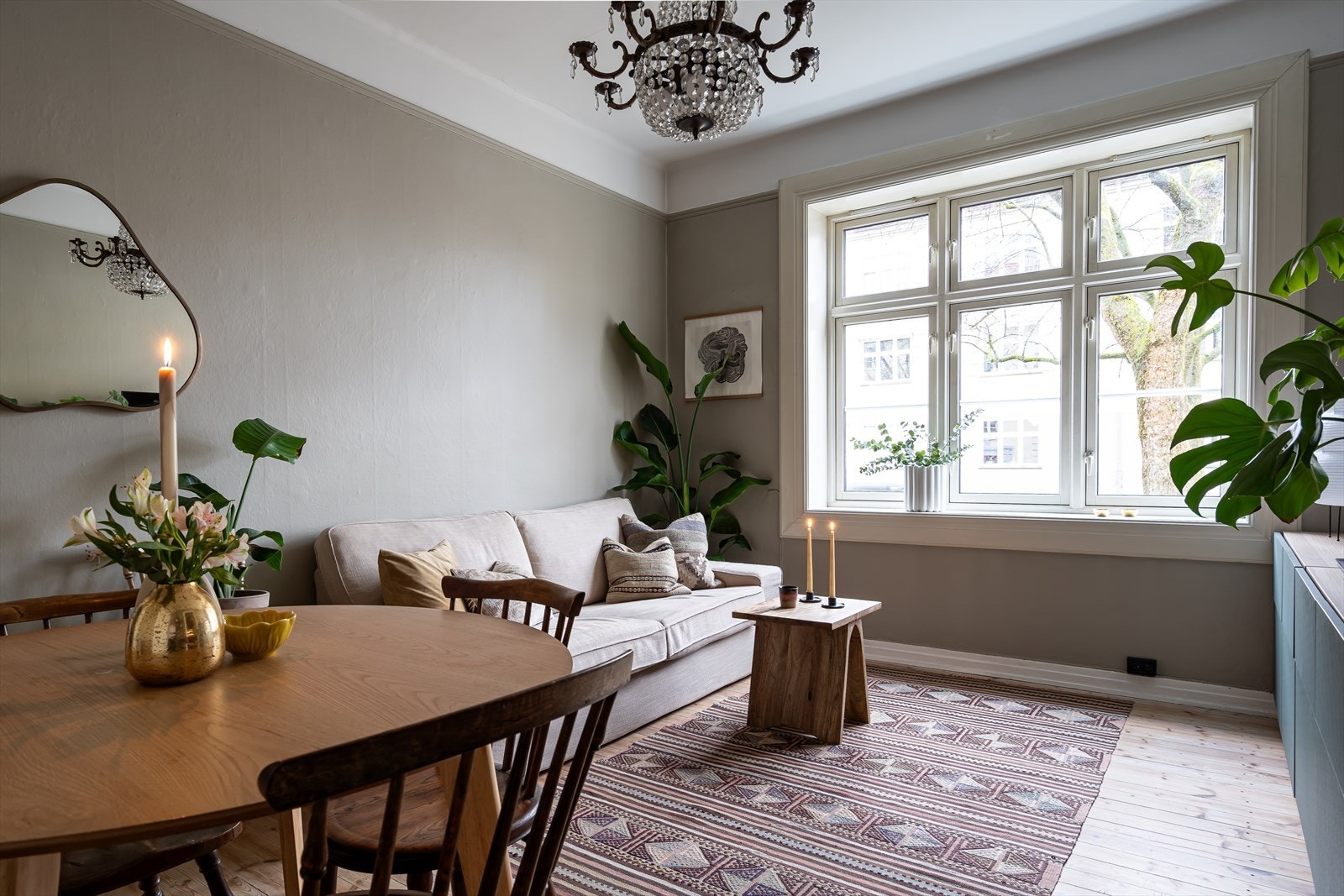 Når de kjøligere dagene melder seg eller dager hvor du ønsker en ekstra koselig stemning, vil du sette pris på peisen. Galleribilde