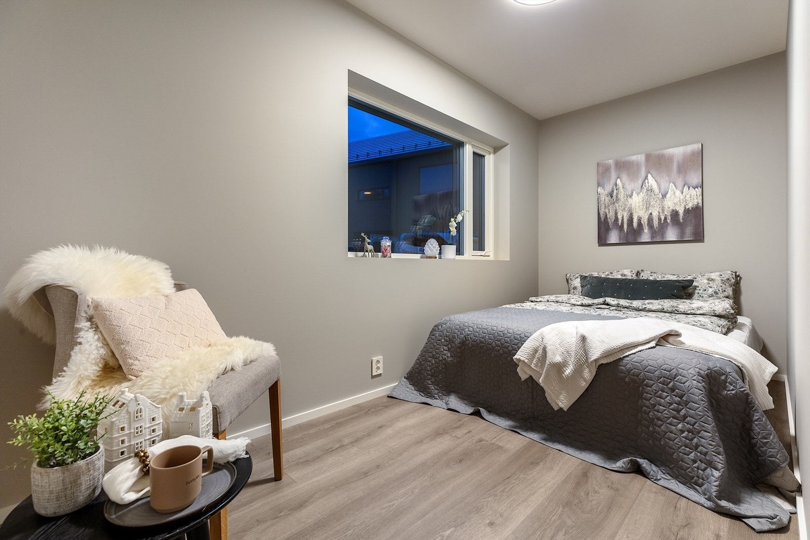 Soverom i hybelen. Galleribilde