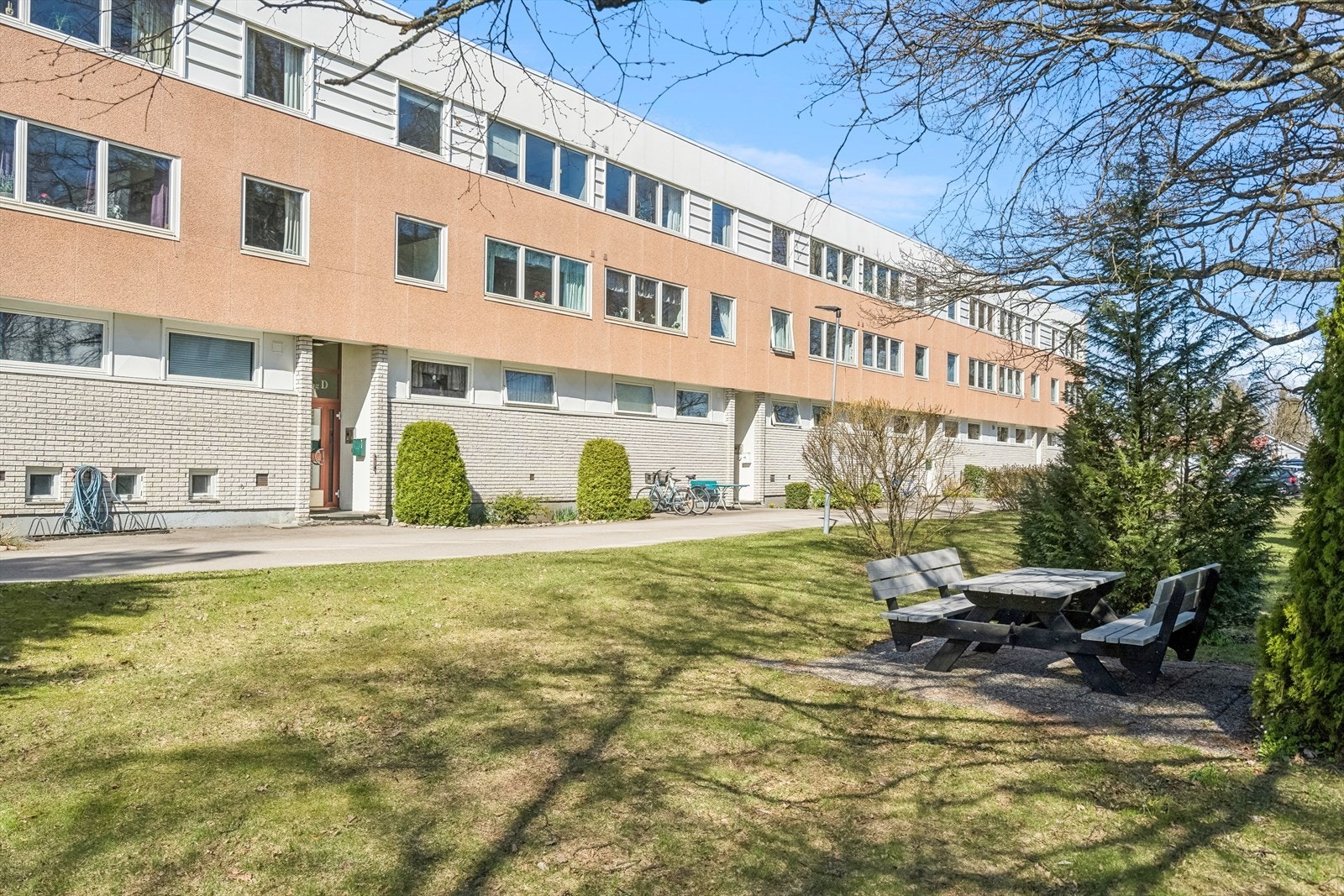 Dette er en super, lettstelt og pen andelsleilighet med sentral beliggenhet på Vestskogen Galleribilde