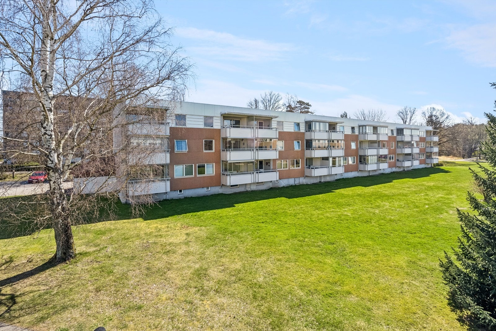 Det er kort vei til Teie torv og Tønsberg sentrum, samt sjø og skog. Galleribilde