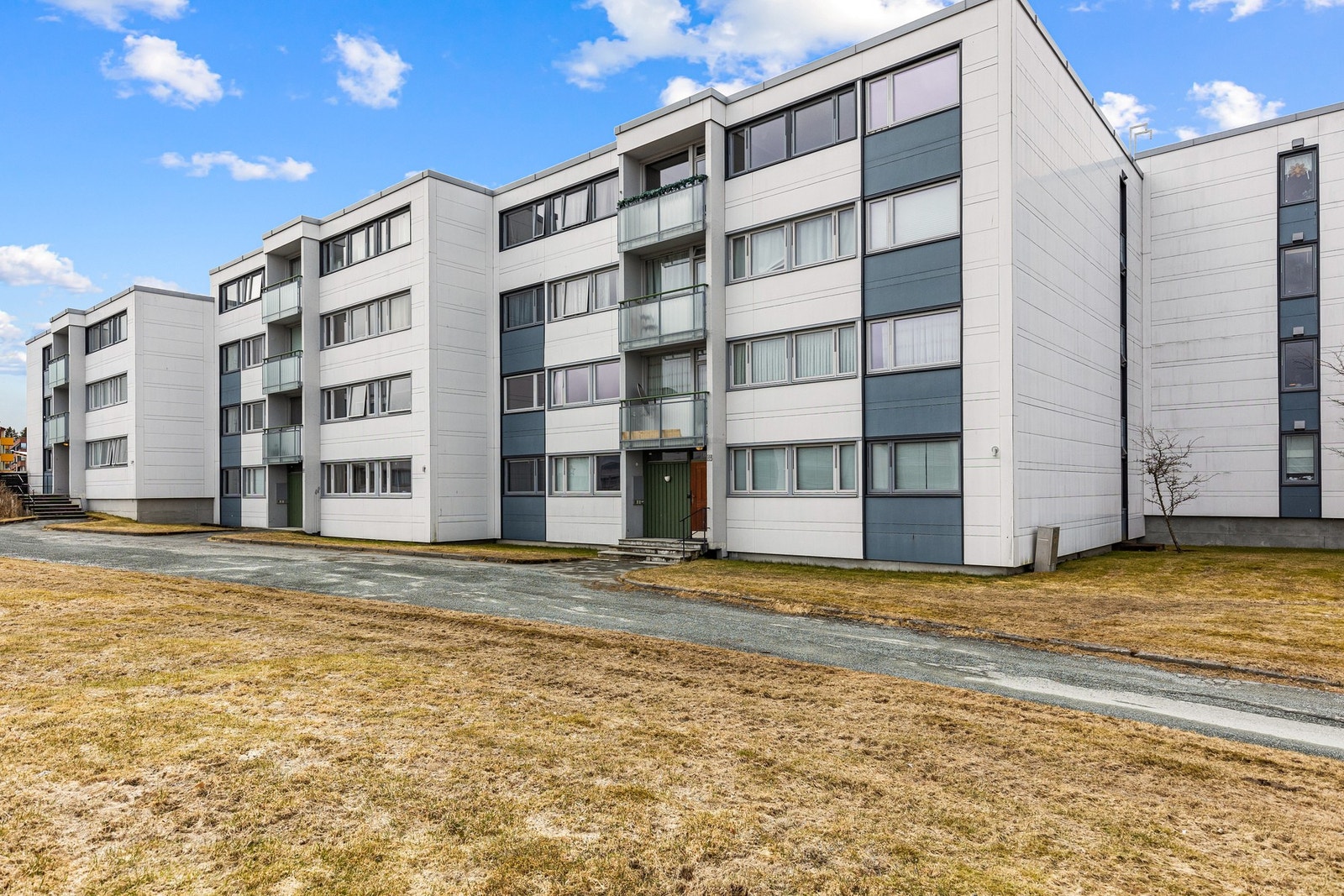 Leiligheten ligger fint til i Kolstadflaten borettslag. Galleribilde