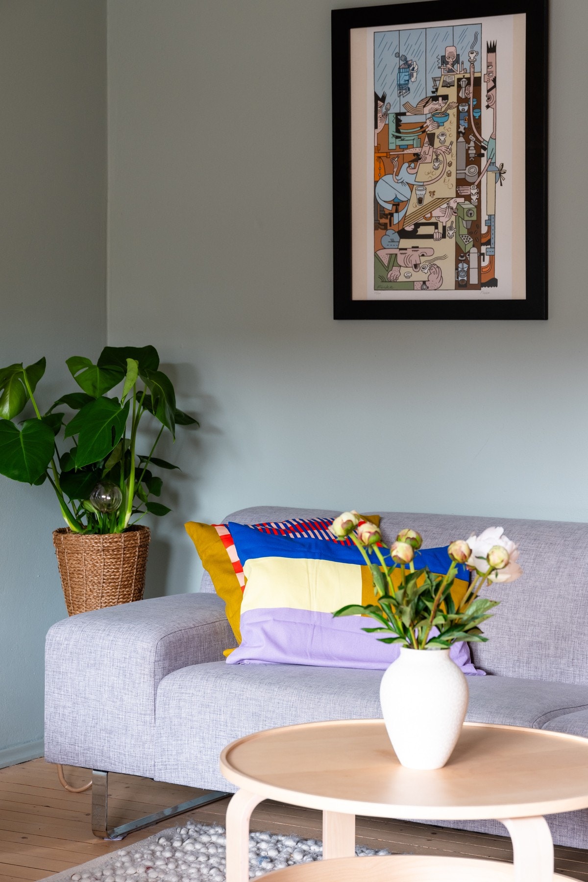Her er det god plass til en komfortabel hjørnesofa Galleribilde