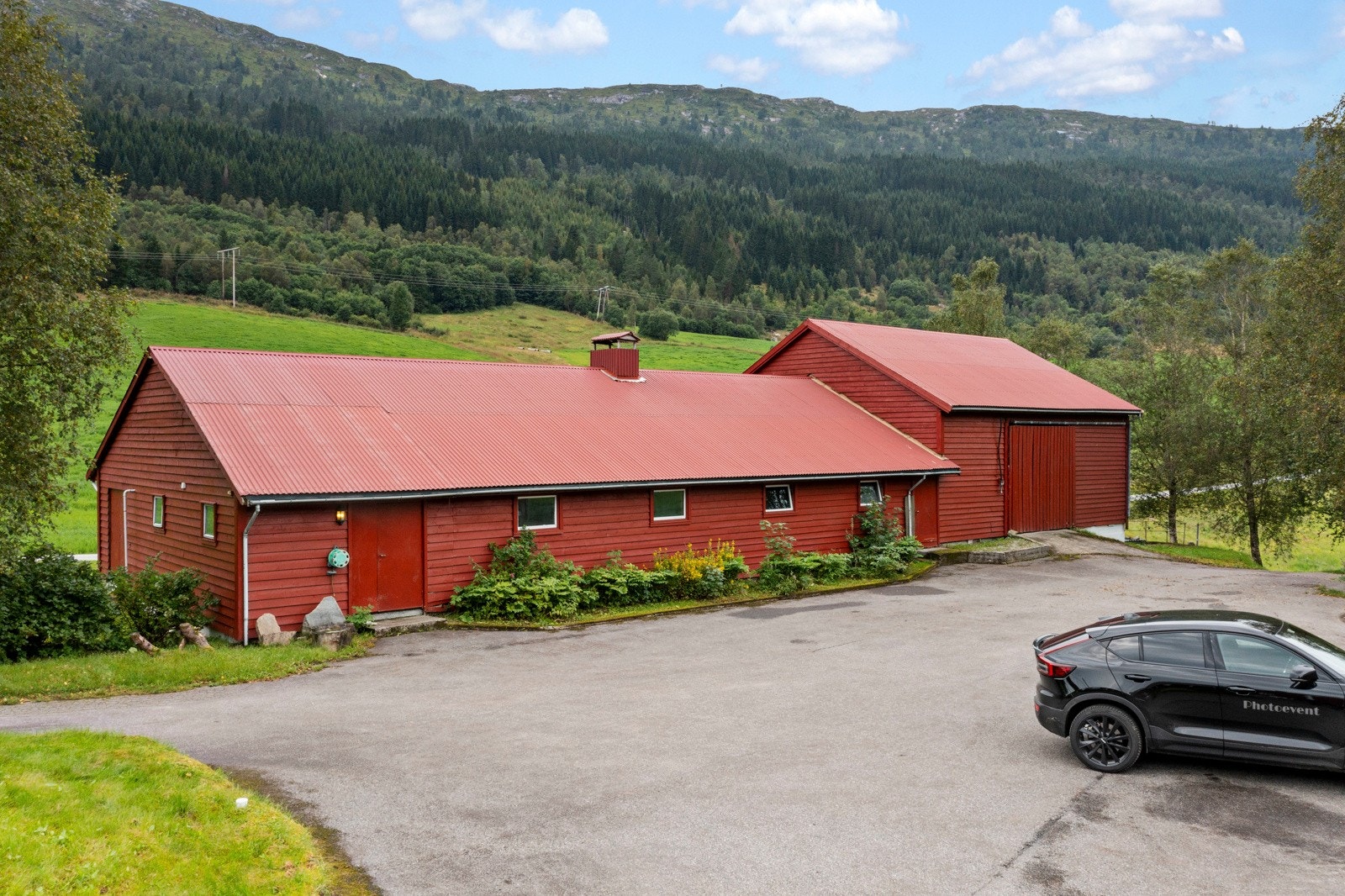 Driftsbygningen ble oppført på begynnelsen av 1980-tallet Galleribilde