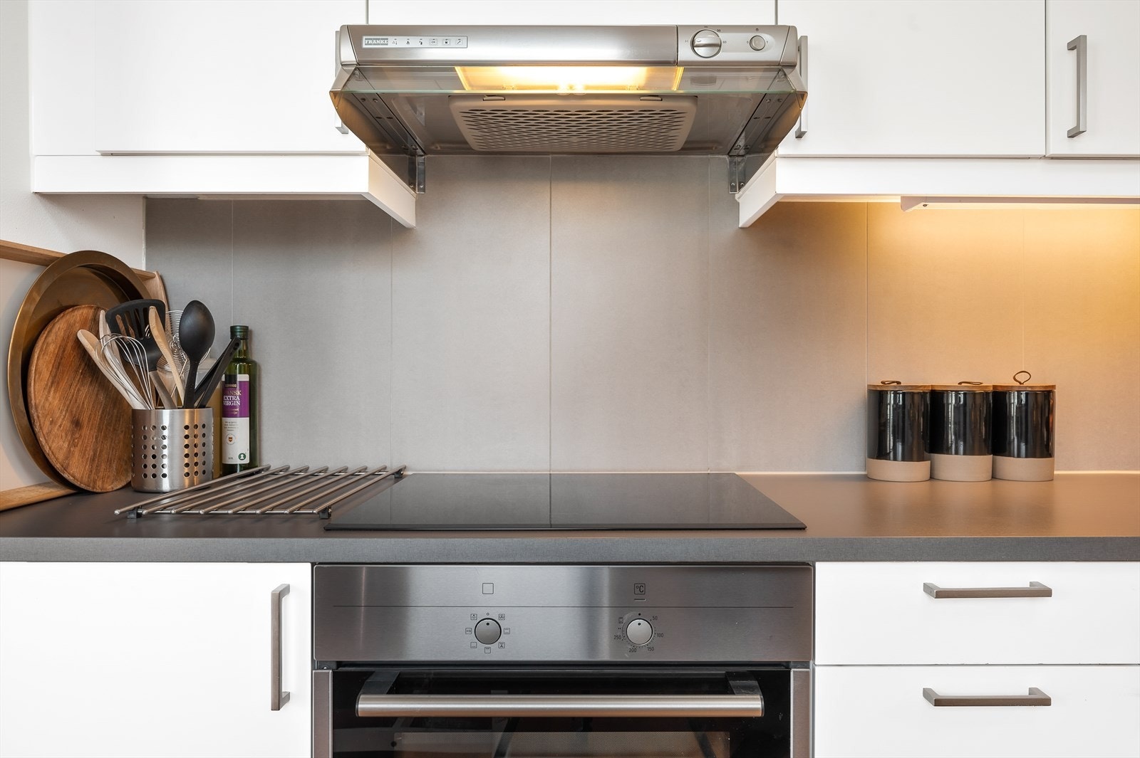 Komfyr i rustfritt stål og keramisk koketopp Galleribilde