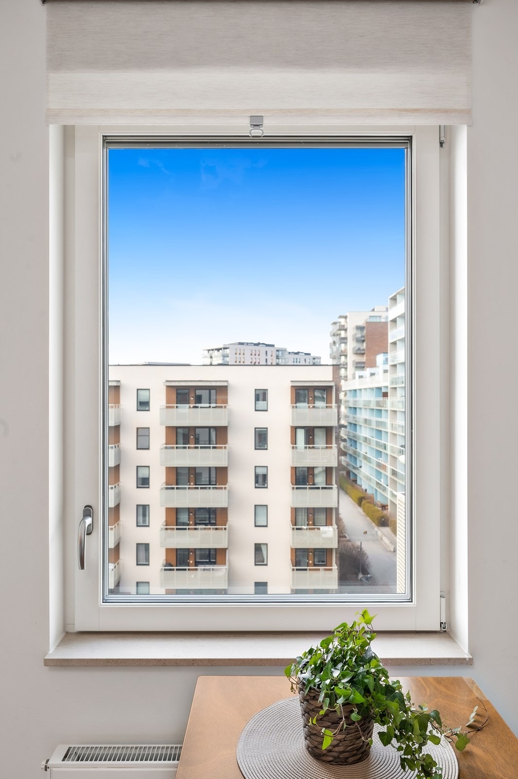 Mye lysinnslipp på kjøkken Galleribilde