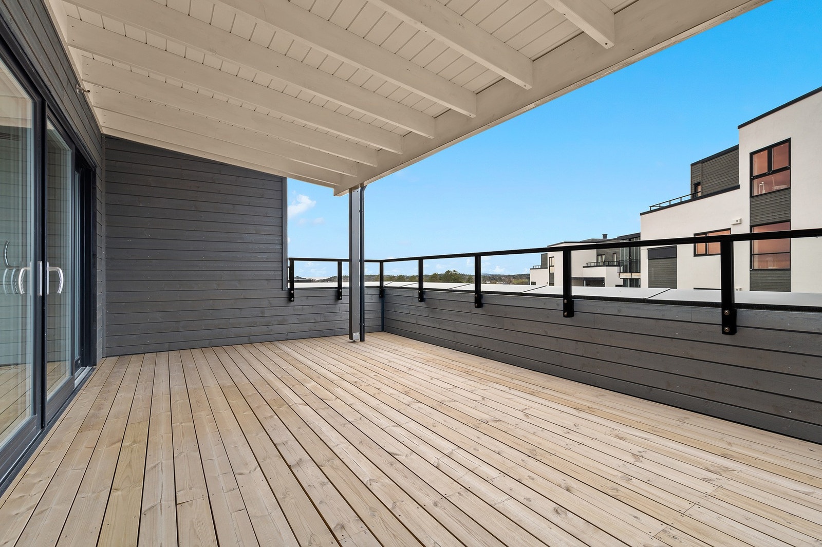 Hva med å invitere venner og familie på hyggelige lag her sommerstid? Galleribilde