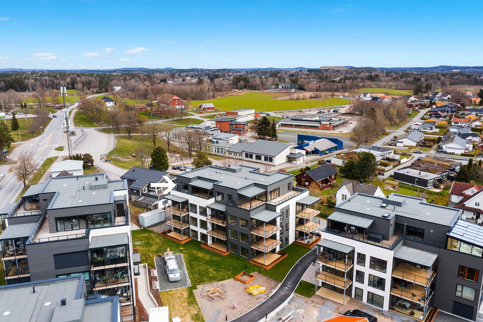 Dette er en lekker og moderne toppleilighet i et helt nytt borettslag på Tjøllingtunet. Galleribilde