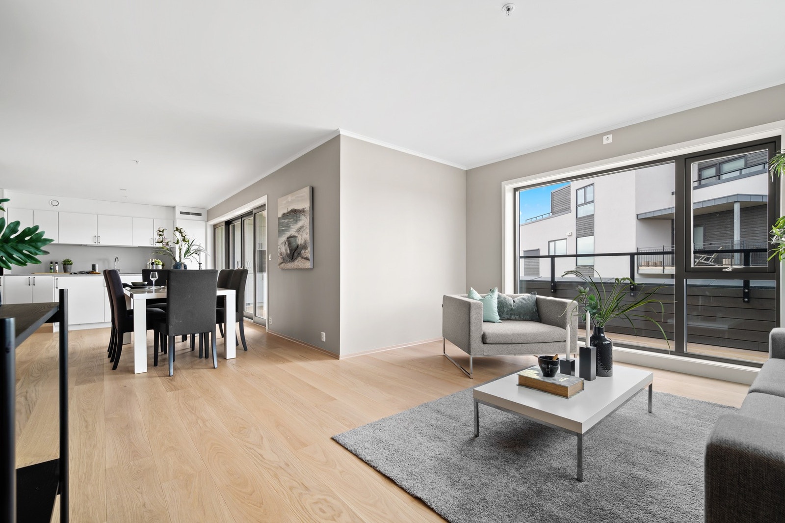 Leinæs Partners v/Knut H. Leinæs Anders Fremmerlid Glasø har gleden av å presentere Kirkestien 8! Galleribilde