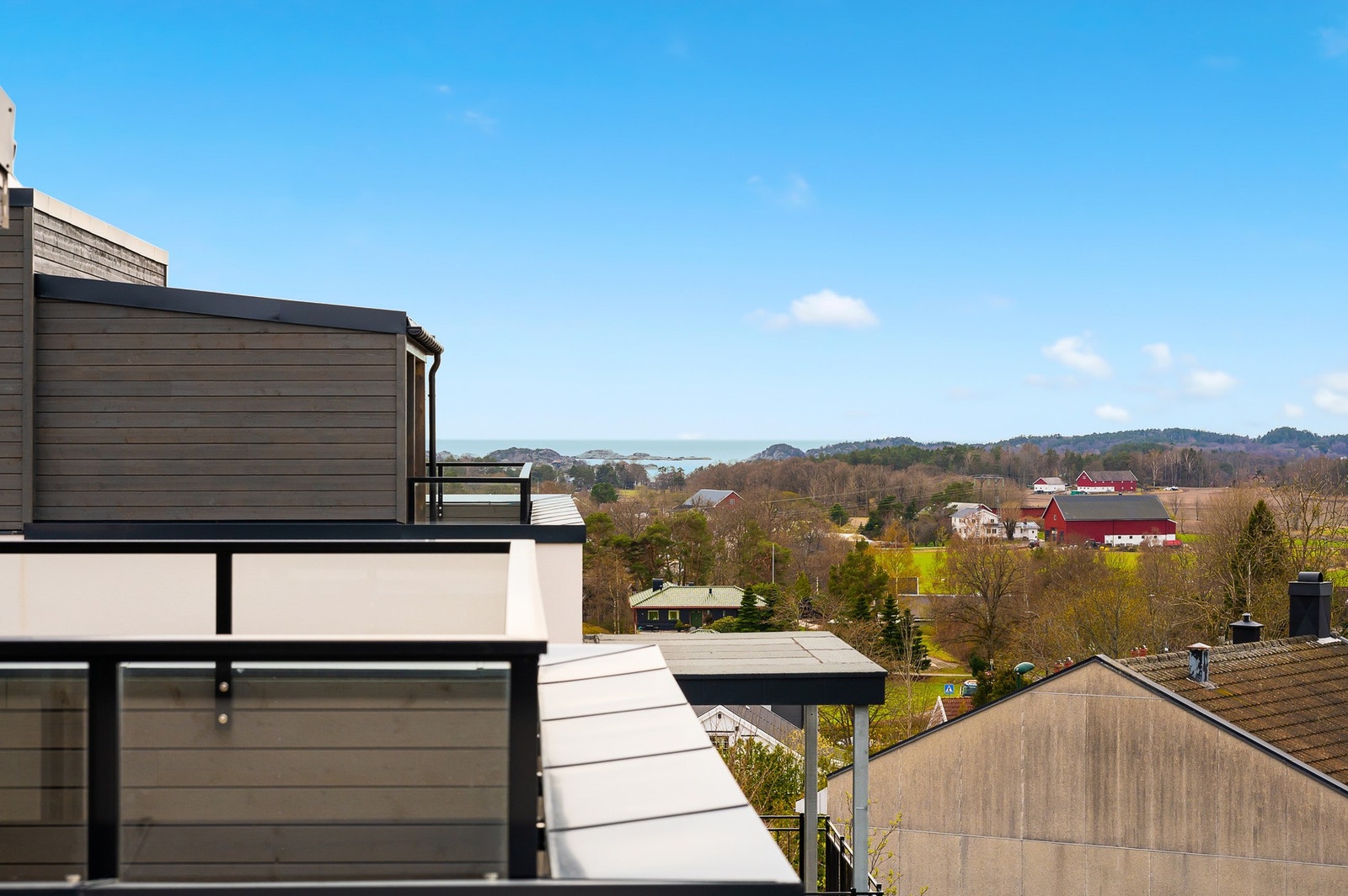 Flott utsikt mot sjøen. Galleribilde