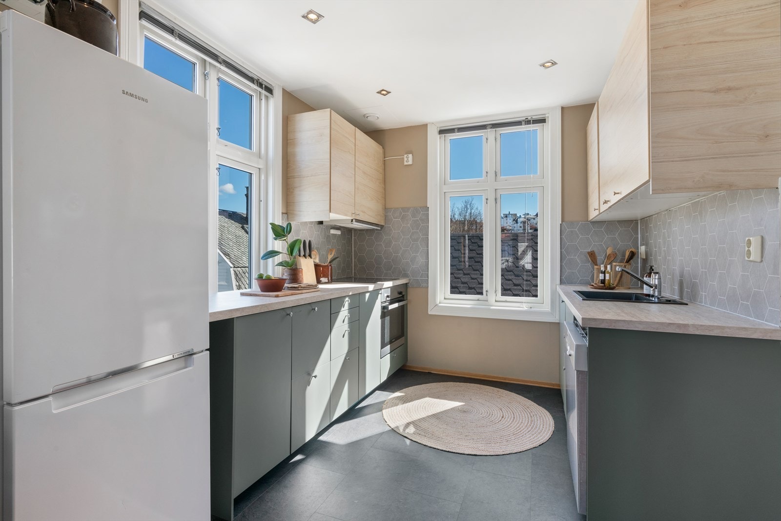 - Kitchen board over kjøkkenbenk! Et vedlikeholdsvennlig, varig og slitesterkt valg - Galleribilde