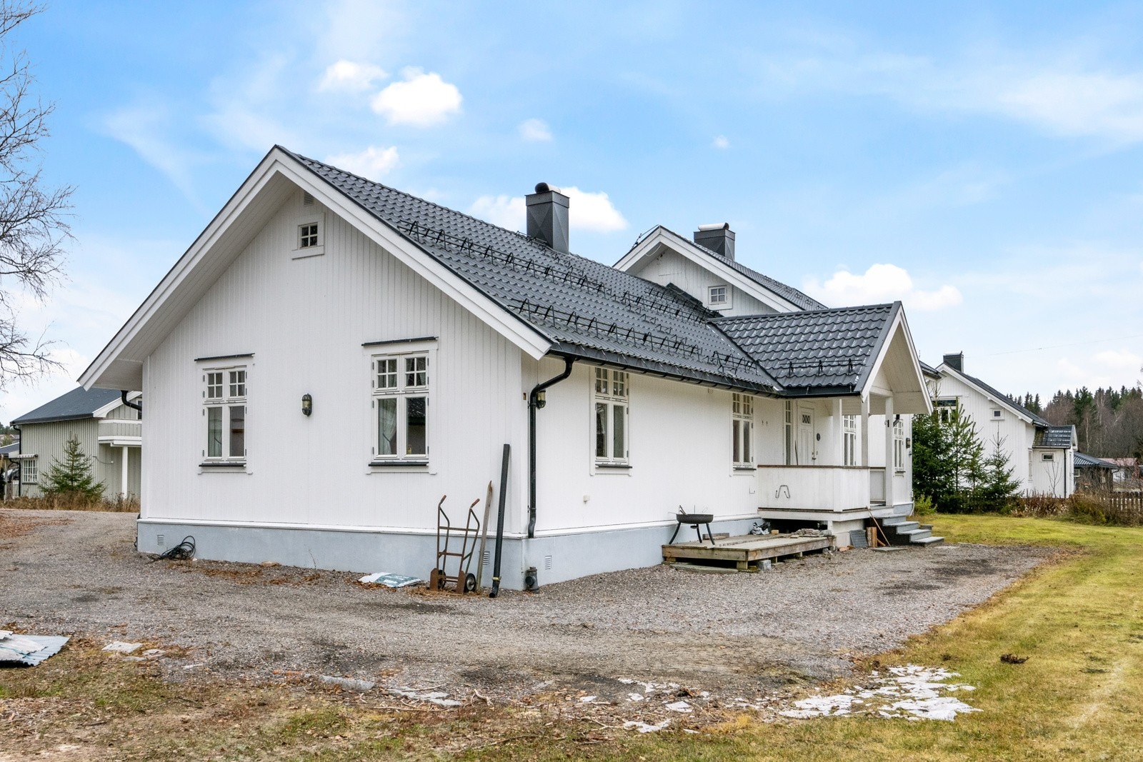 Eiendommen ligger sentralt til, med kort avstand til Rena sentrum. Galleribilde