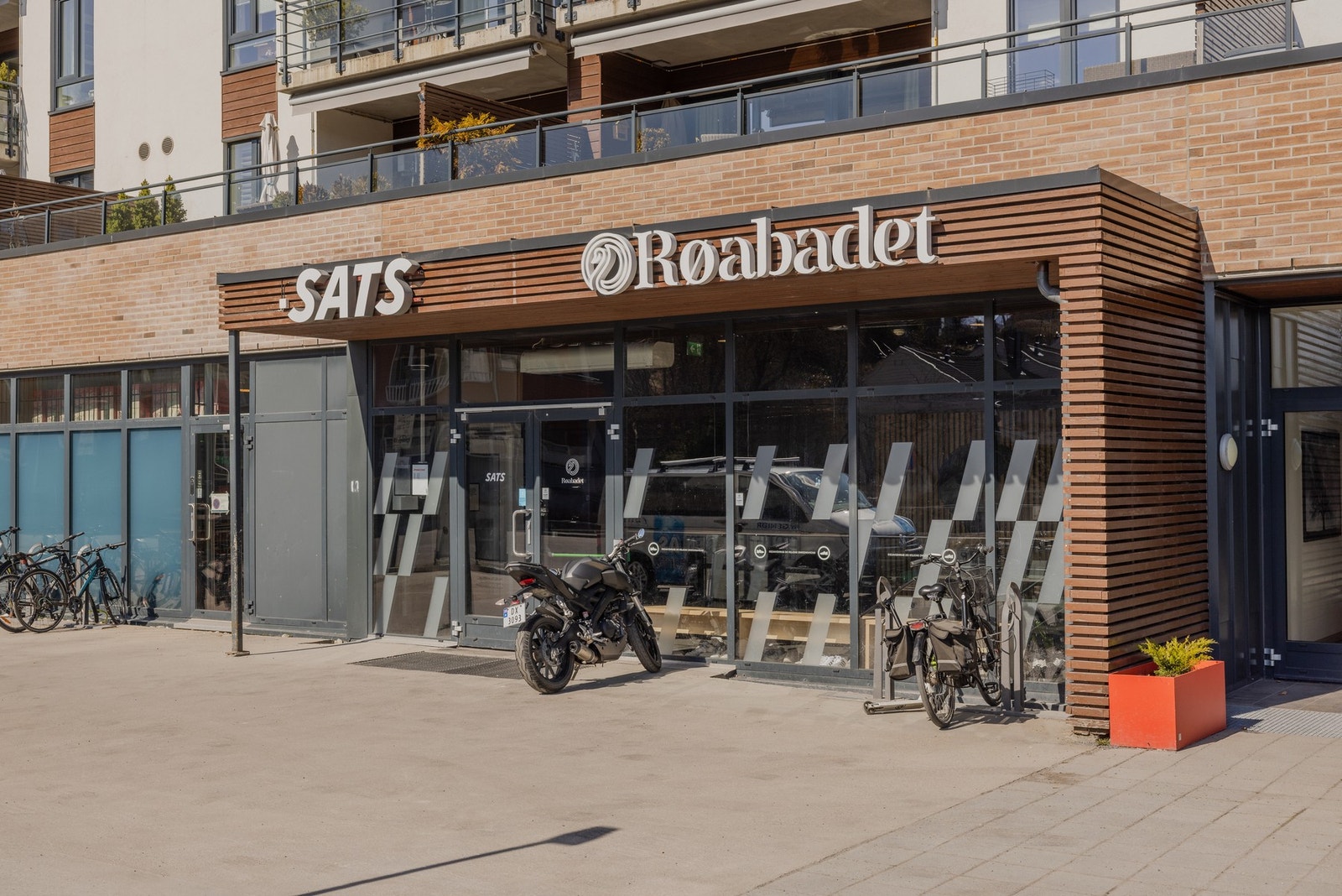 Nærhet til SATS og Røabadet. Galleribilde