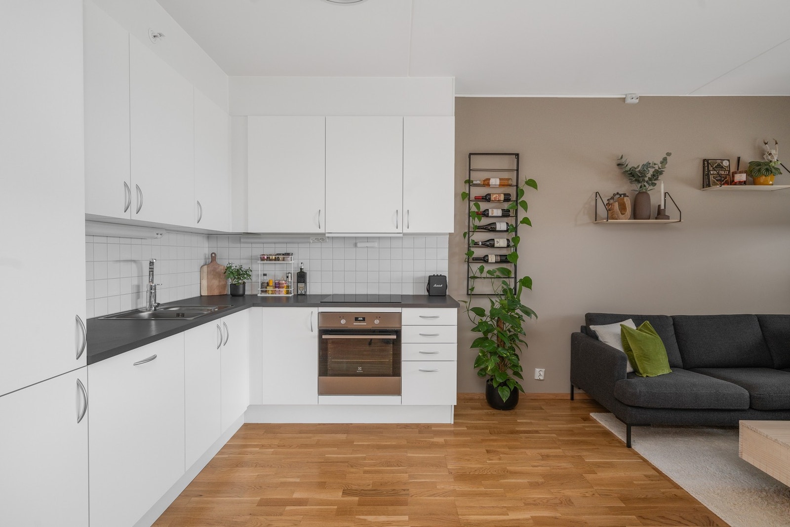 Integrerte hvitevarer på kjøkken medfølger selvfølgelig Galleribilde