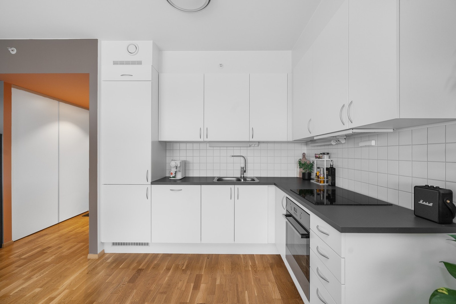 Så kommer man inn til kjøkken Galleribilde