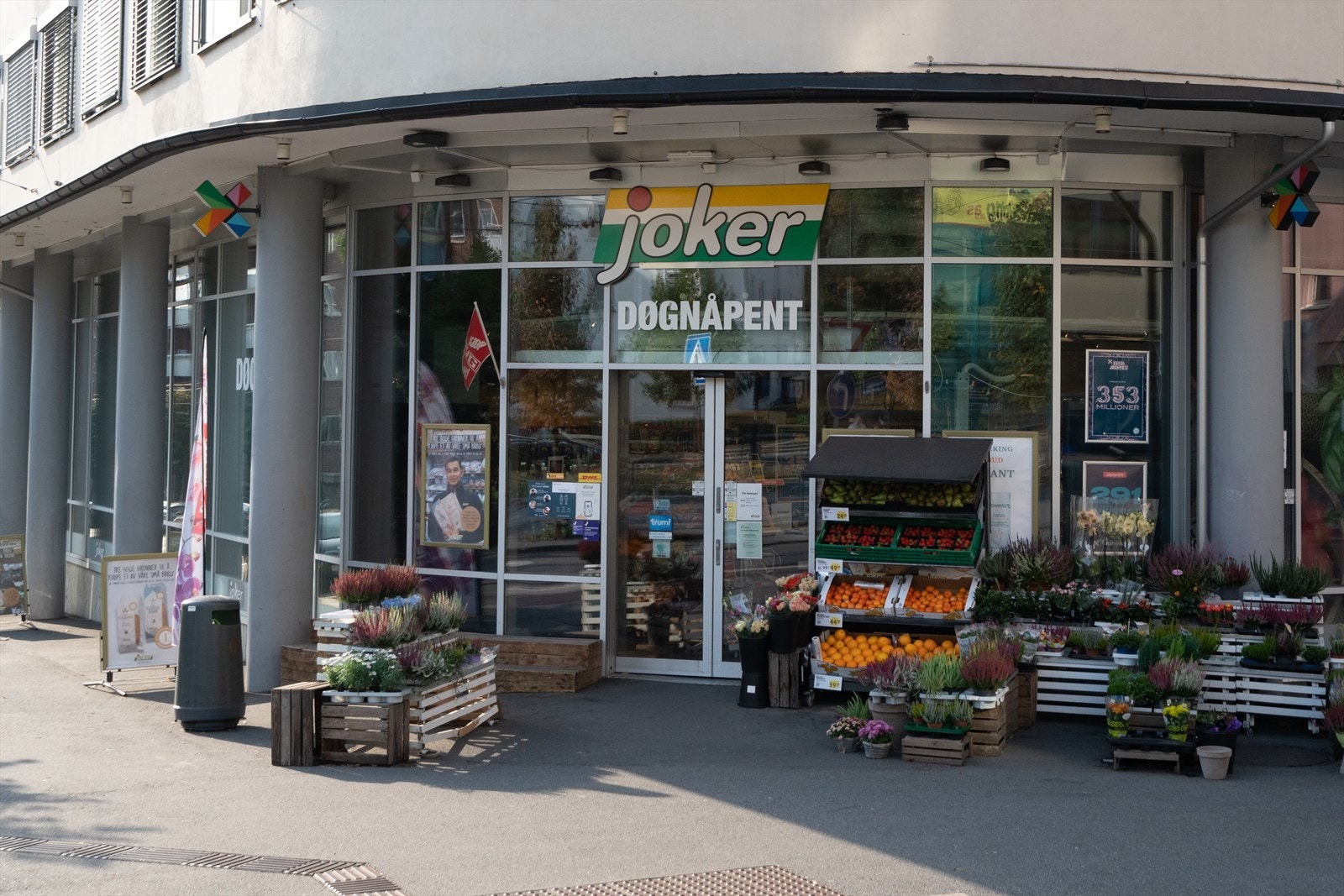 Døgnåpen Joker-butikk på Carl Berner. Galleribilde