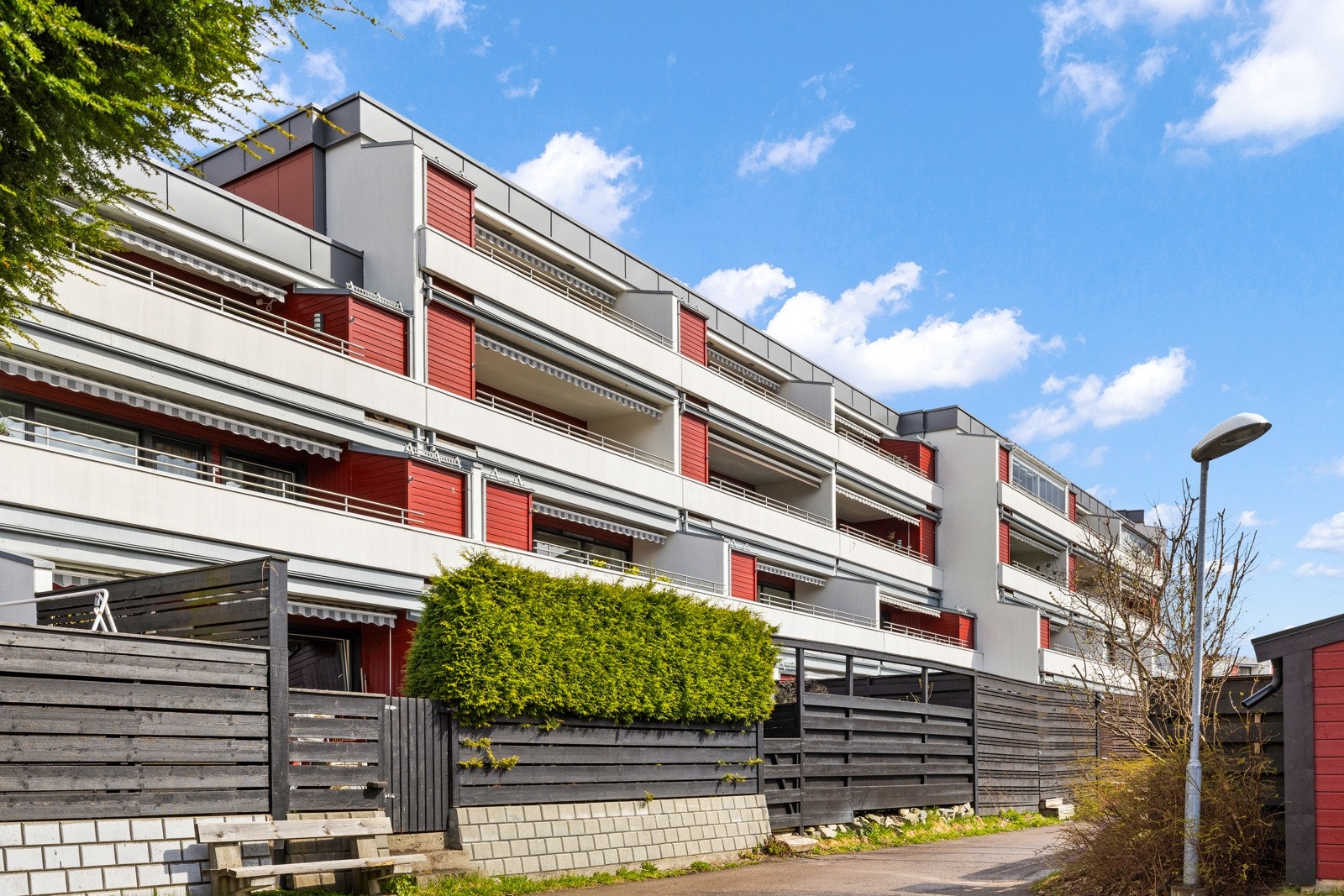 Fasade vest med balkong Galleribilde