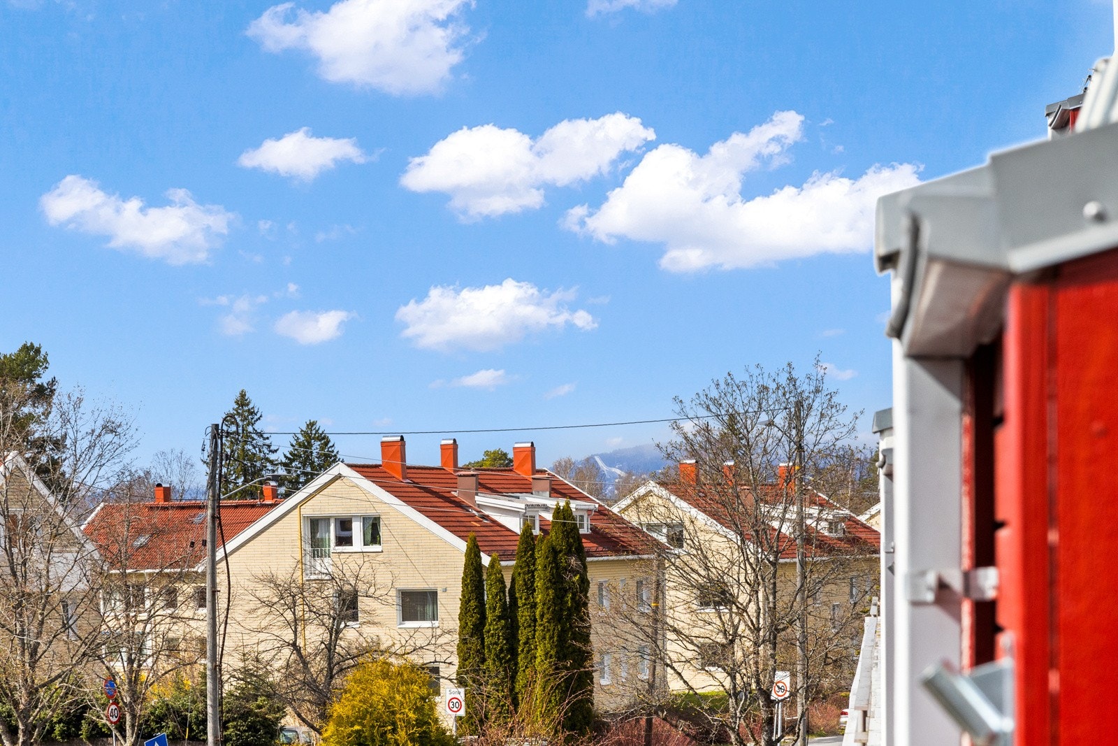 Utsikt mot Holmenkollen Galleribilde