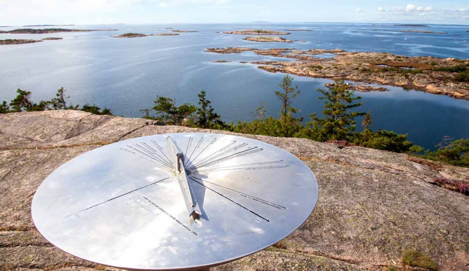 På toppen av Blåsopp. Panoramautsikt mot Oslofjorden Galleribilde