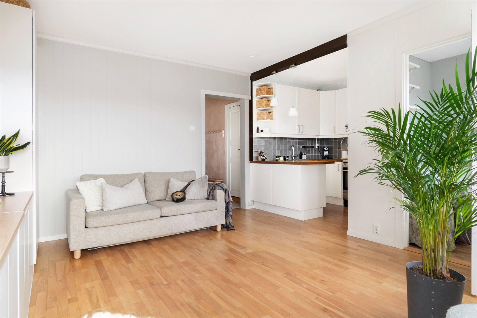 Meget lys og luftig stue Galleribilde