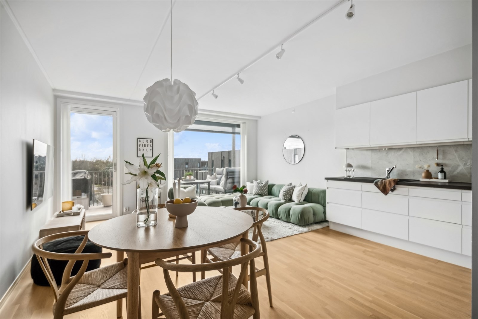 I følge takstrapport utarbeidet i forbindelse med salg er det ingen umiddelbare tiltak som behøves. Galleribilde