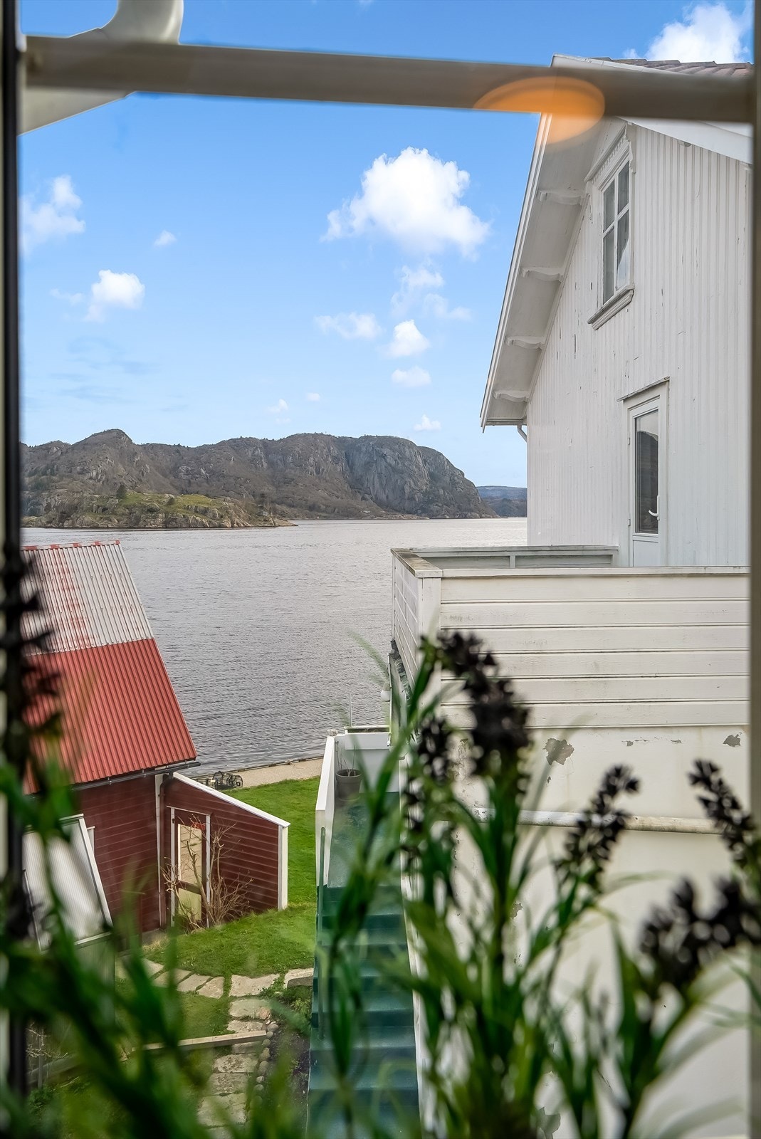 Utsikten fra kjøkkenvinduet. Galleribilde