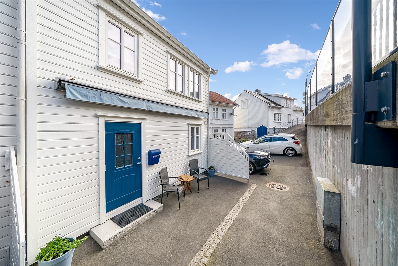 Eiendomsmegler MNEF Anita Cecilie Gabrielsen ønsker velkommen til Listerveien 18! Galleribilde