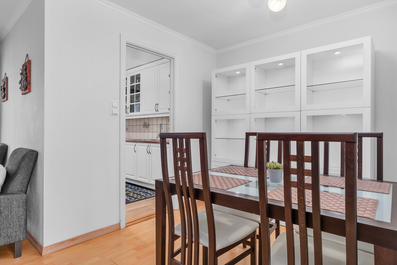 God plass til spisestue like ved kjøkken Galleribilde