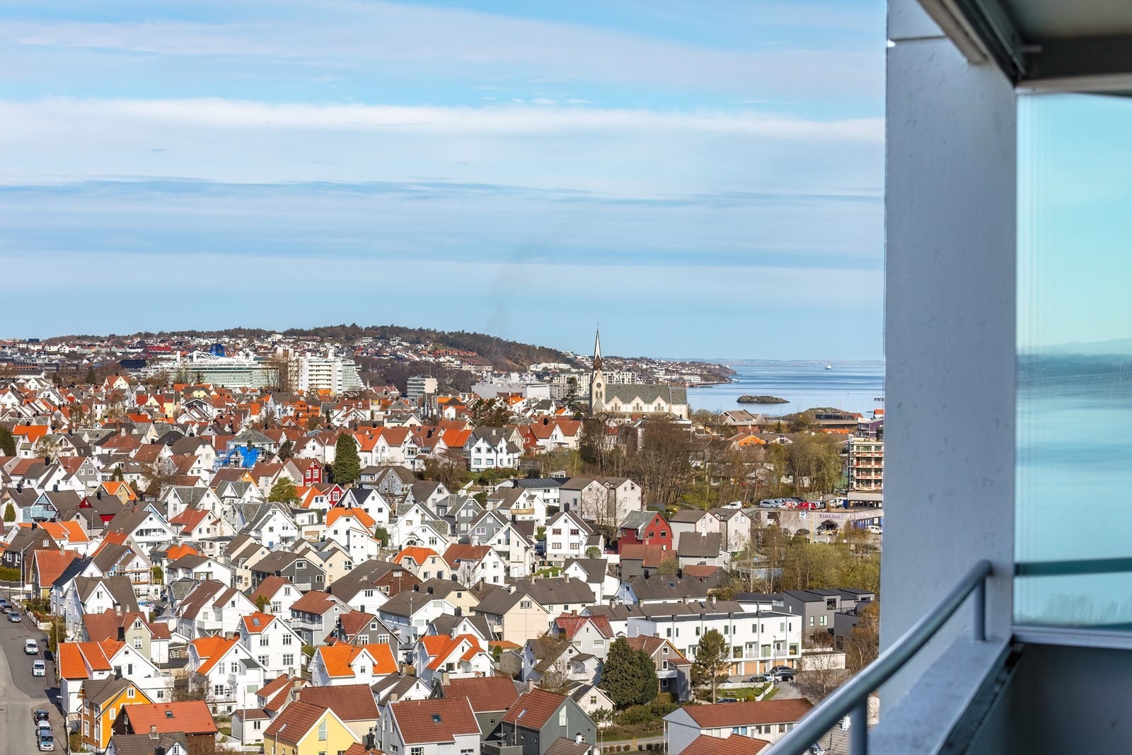 I den andre retningen ser man Storhaug, Ullandhaug og Våland. Galleribilde