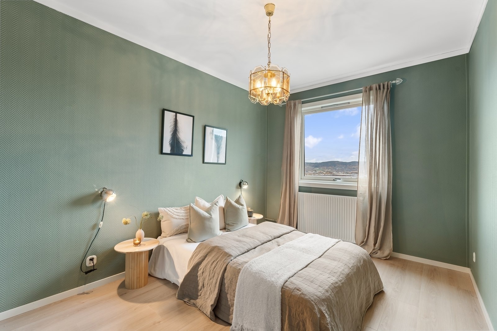Fint hovedsoverom med fin utsikt. Galleribilde