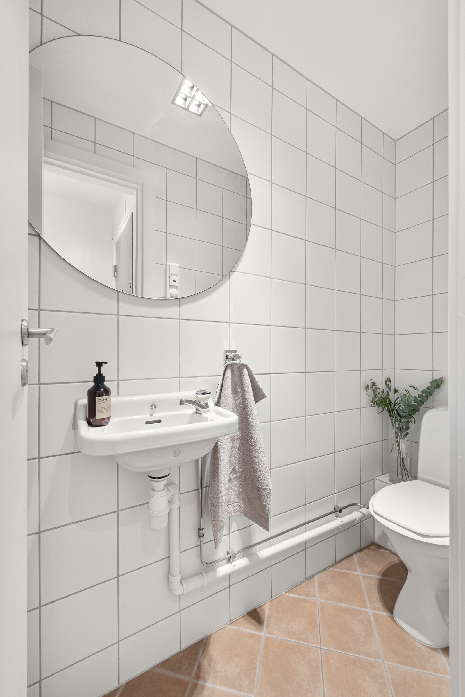 Toalettrom. Galleribilde