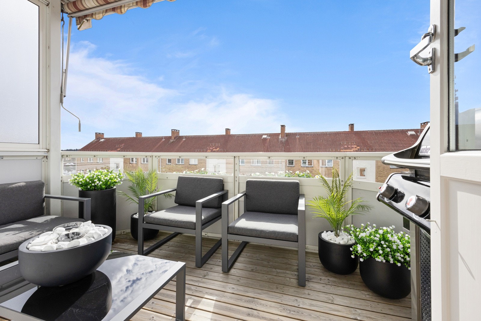 Fra stuen er det utgang til en herlig, solrik balkong ca. 7 m². Galleribilde