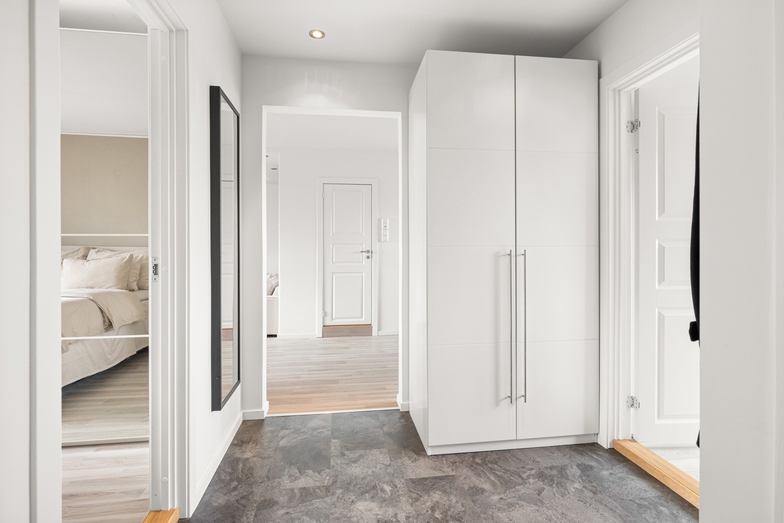 Med leiligheten følger det kjeller- og loftsbod. Galleribilde