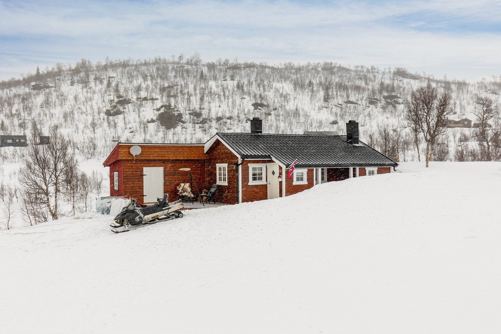 Flotte uteområder hvor ny eier kan nyte svært gode solforhold Galleribilde