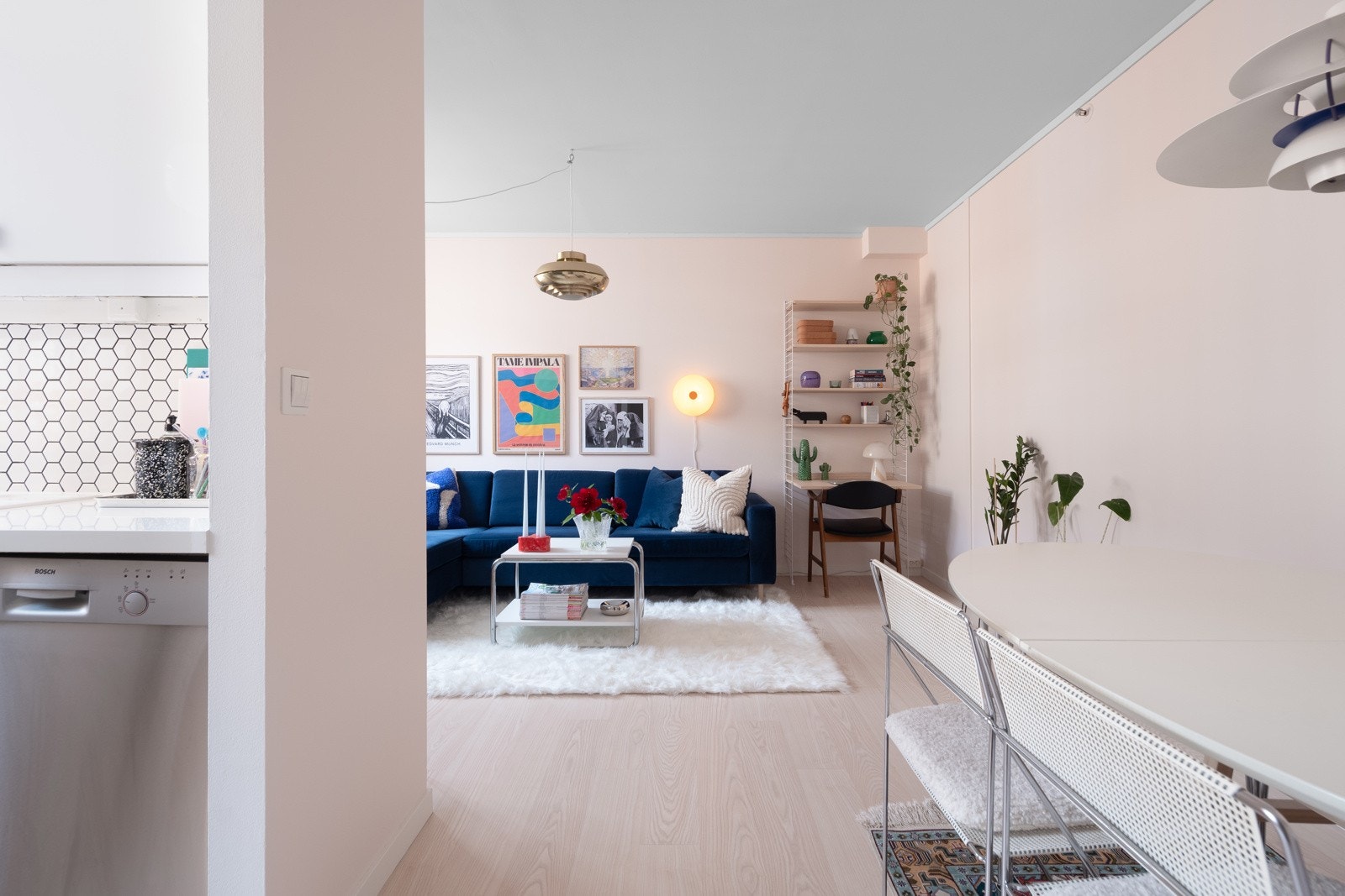 Ved kjøkkenet er det naturlig plass til en spisegruppe. Galleribilde