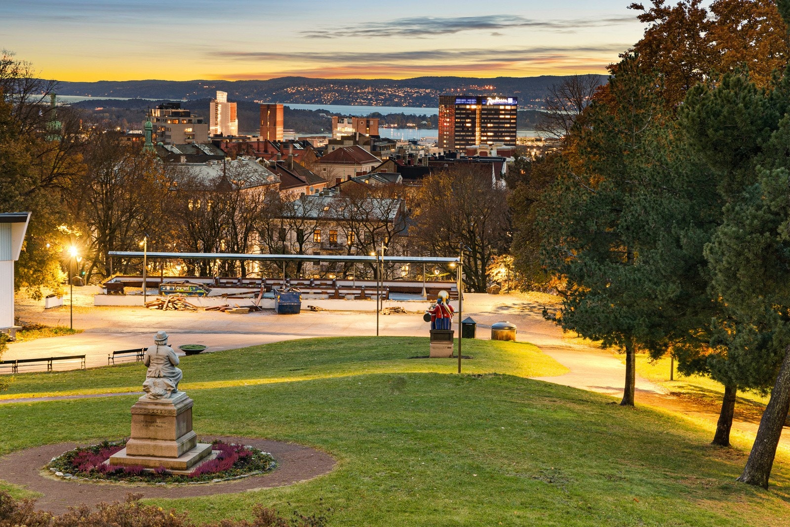 Idylliske St. Hanshaugen park ligger en kort spasertur fra leiligheten Galleribilde