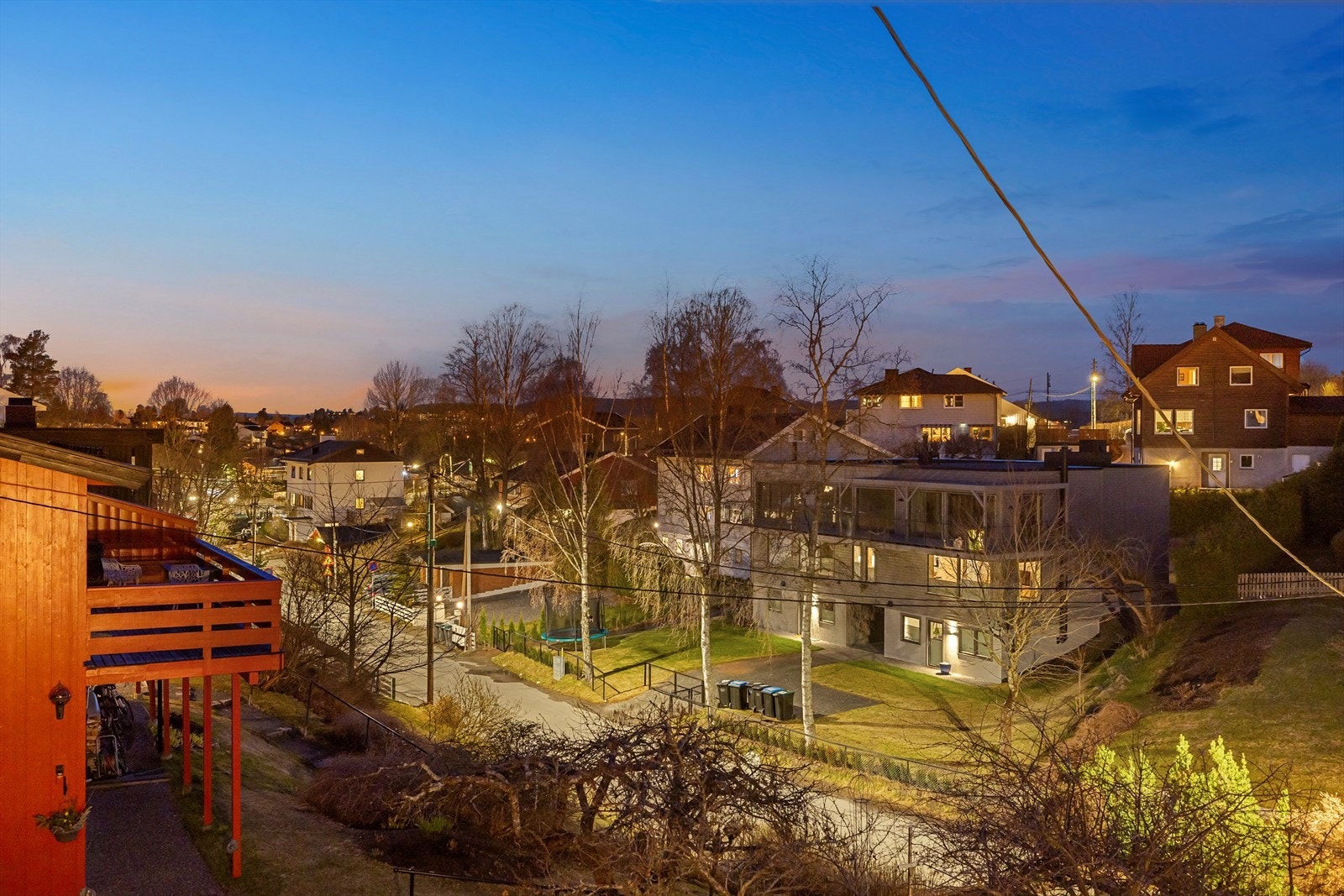 Godt utsyn fra stuevinduene Galleribilde