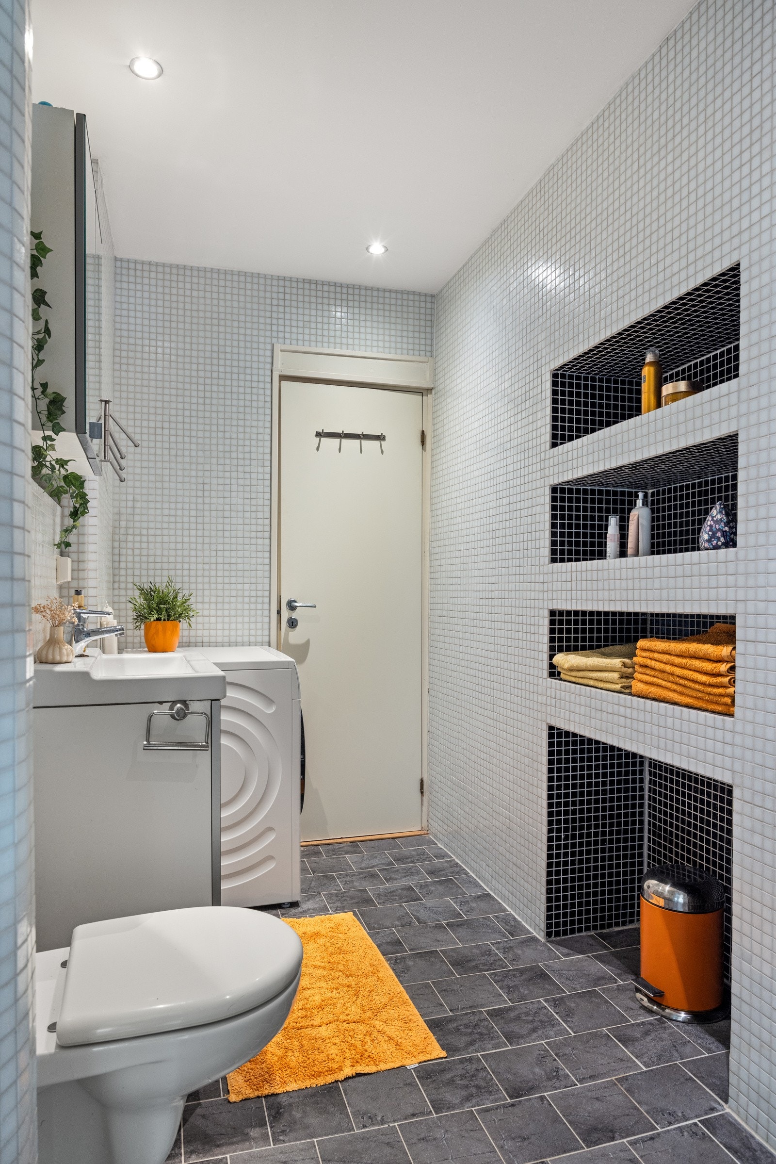 - Takstmannen har gjort fuktsøk i badet, ingen unormale verdier ble registrert - Galleribilde