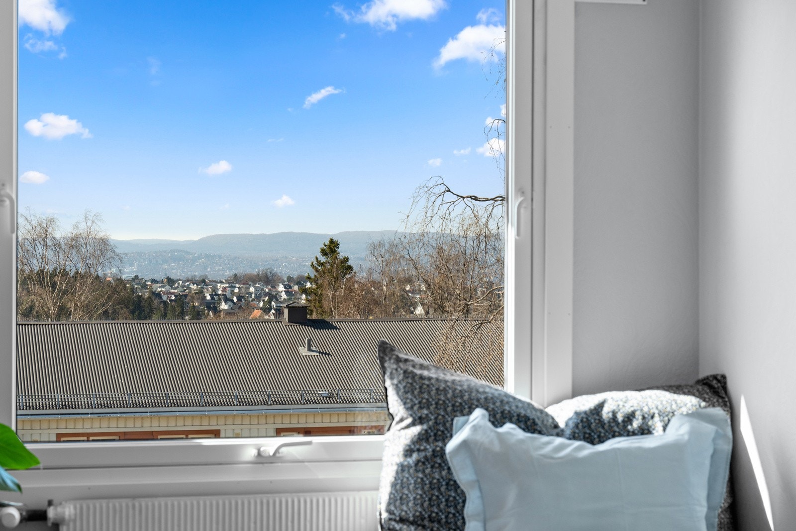 Fra soverommene som vender mot vest har man en fantastisk utsikt. Galleribilde