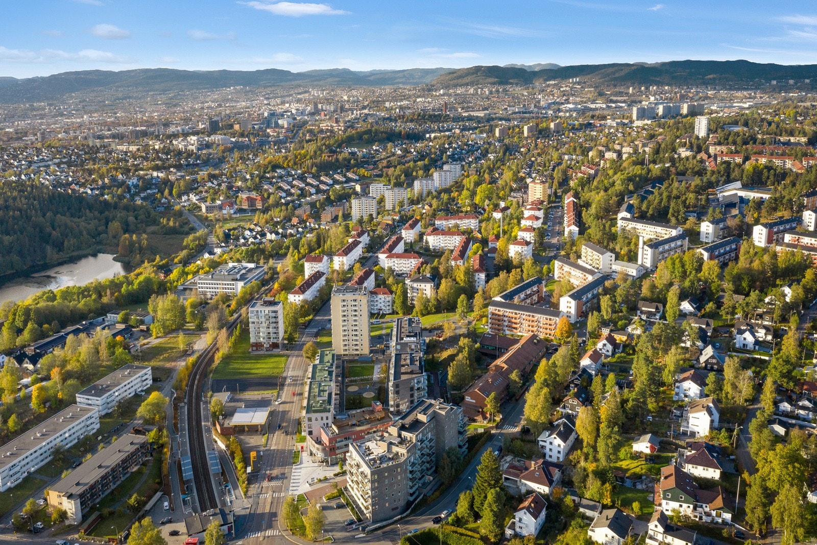 Fra Oppsal er det fin sykkelavstand til Oslo sentrum med alle servicetilbud. Oppgraderte sykkelveier langs Østensjøveien og Tvetenveien går turen raskt og trygt. Galleribilde