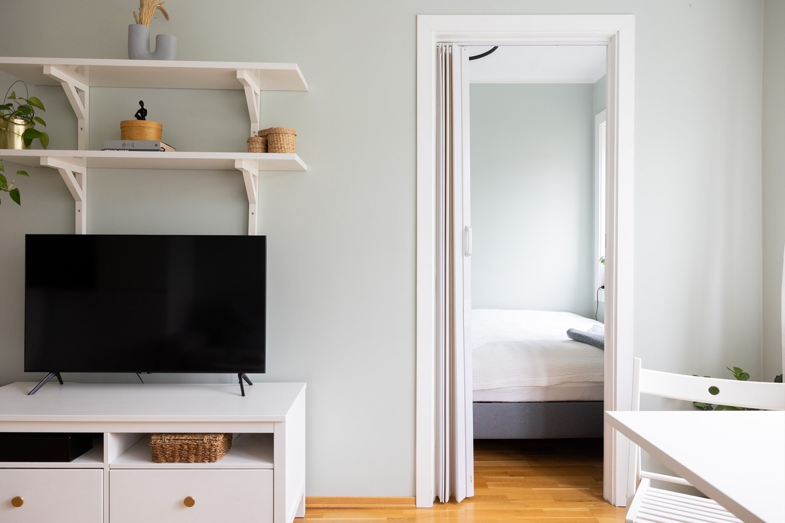 Felleskostnadene inkluderer varmtvann, oppvarming og internett Galleribilde