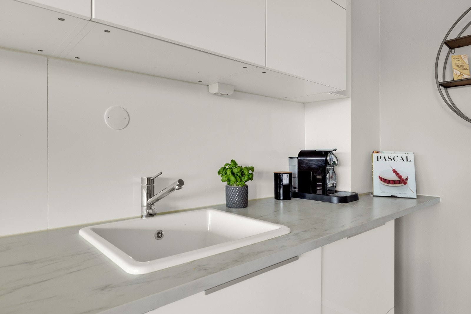 Integrerte hvitevarer. Waterguard med lekkasjestopp er montert. Galleribilde