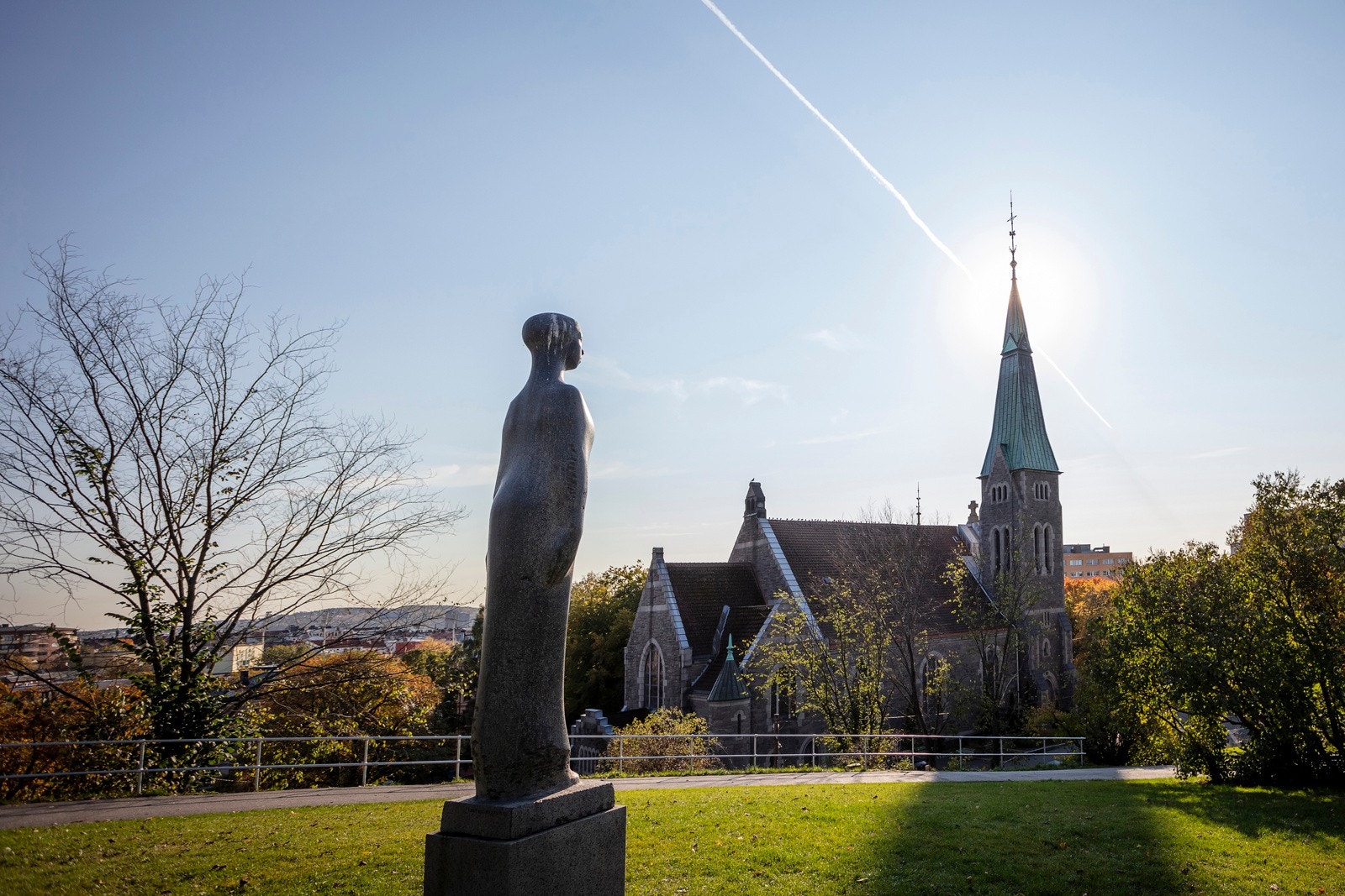Det er mange parker i nærheten, blant annet Stensparken og Frognerparken. Galleribilde