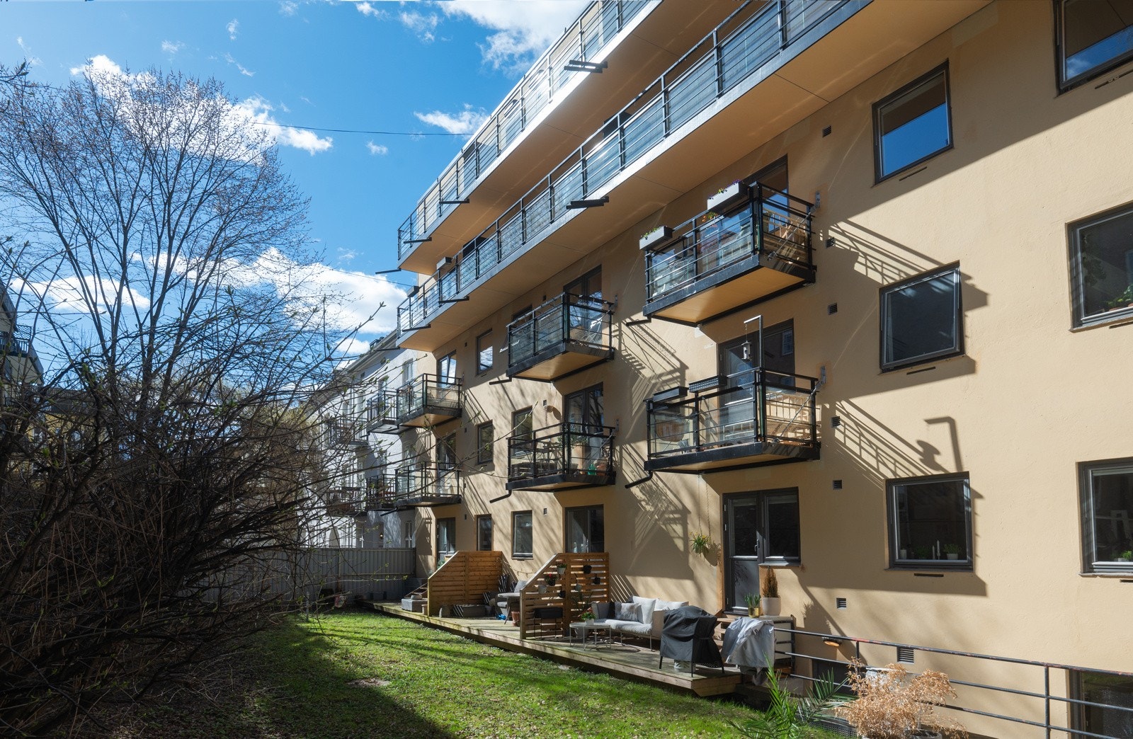 Byggets fasade sett fra bakgården. Galleribilde