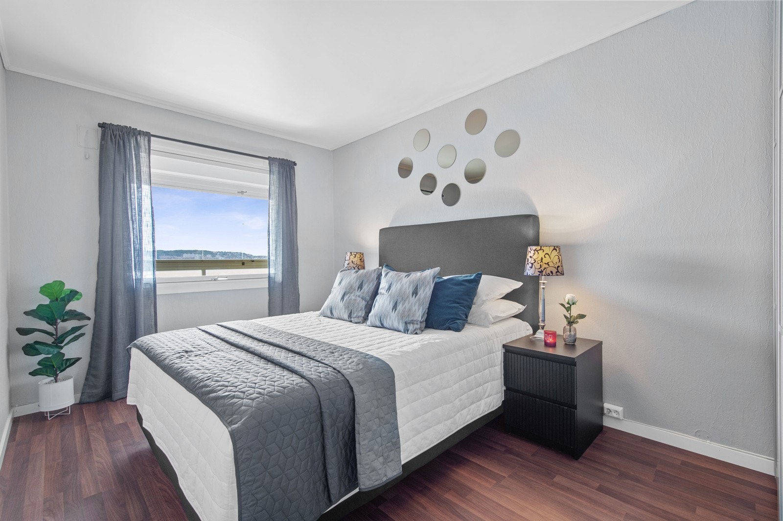 To gode soverom der det ble lagt nye gulv i år. Galleribilde