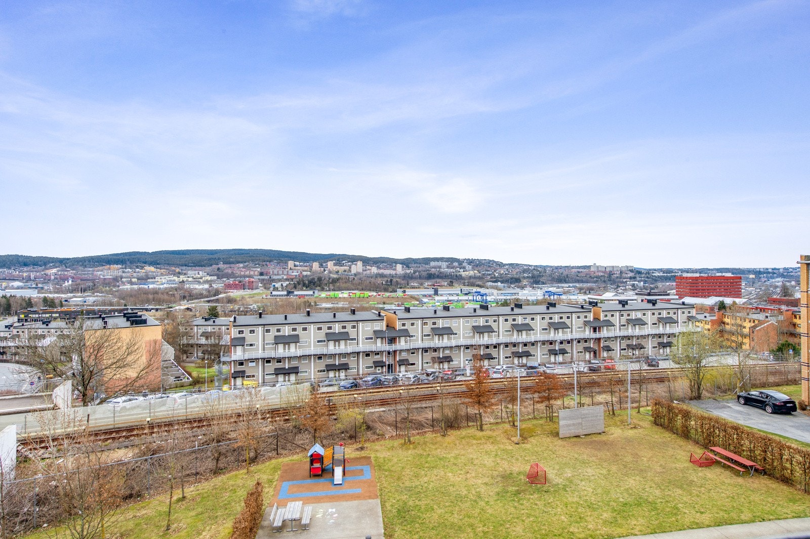 I underkant av 5 minutters gangavstand til Veitvet og Linderud senter. Galleribilde