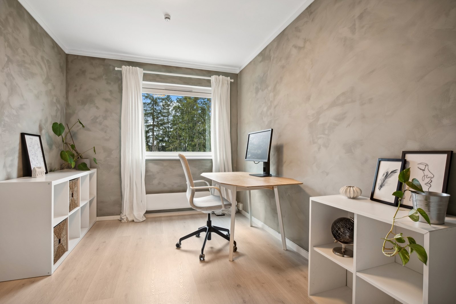 Leiligheten har 3 soverom av god størrelse med god plass til dobbeltseng. Galleribilde