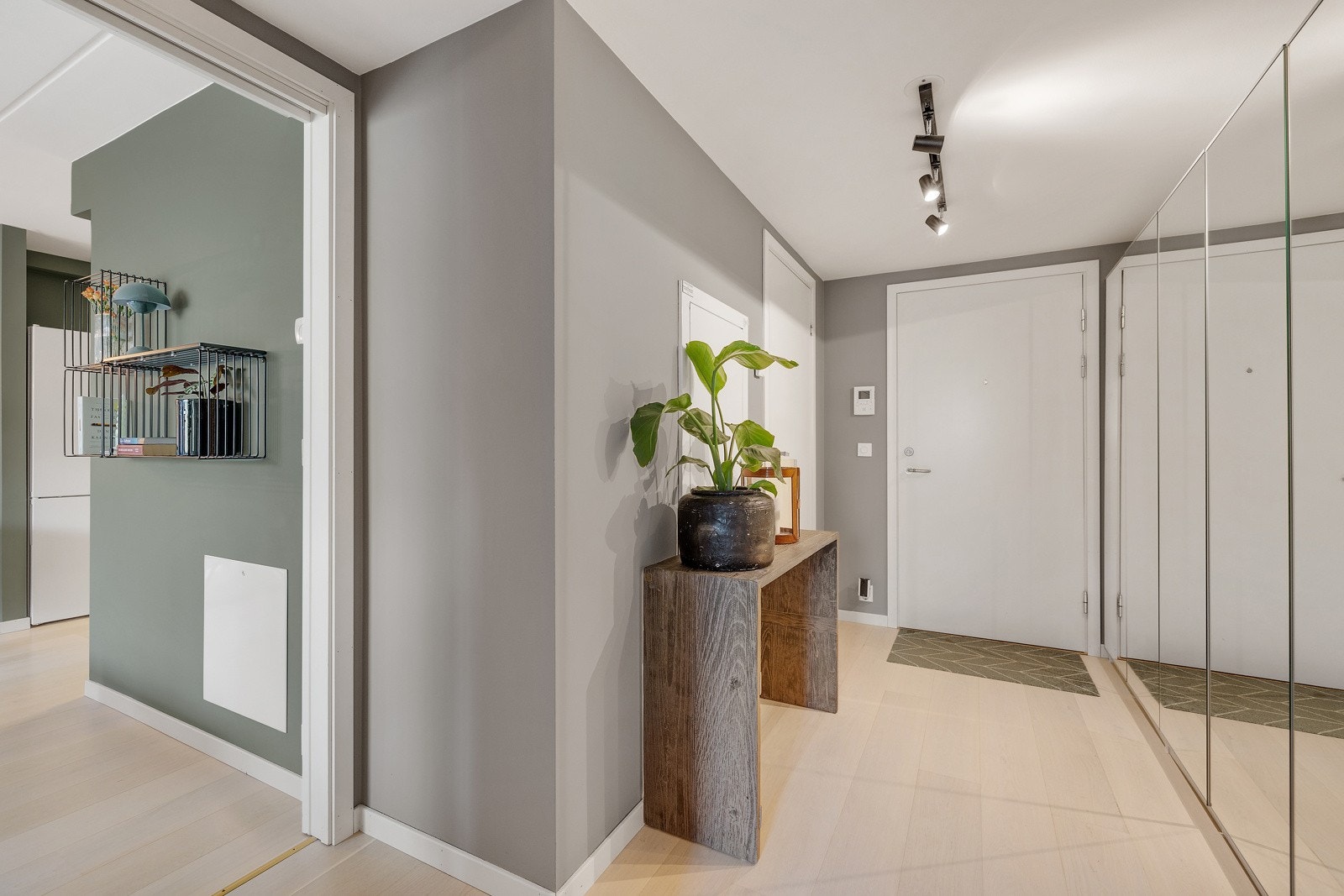 Innbydende og hyggelig entré Galleribilde