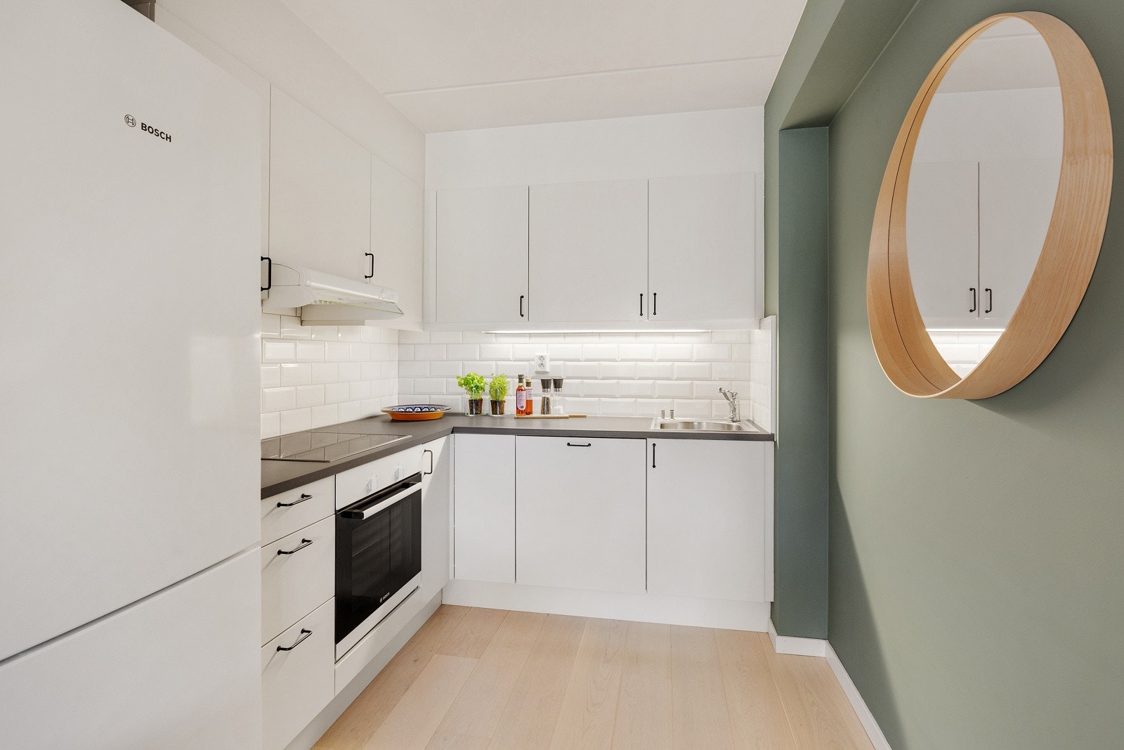 Moderne og tidløst kjøkken fra 2012 Galleribilde