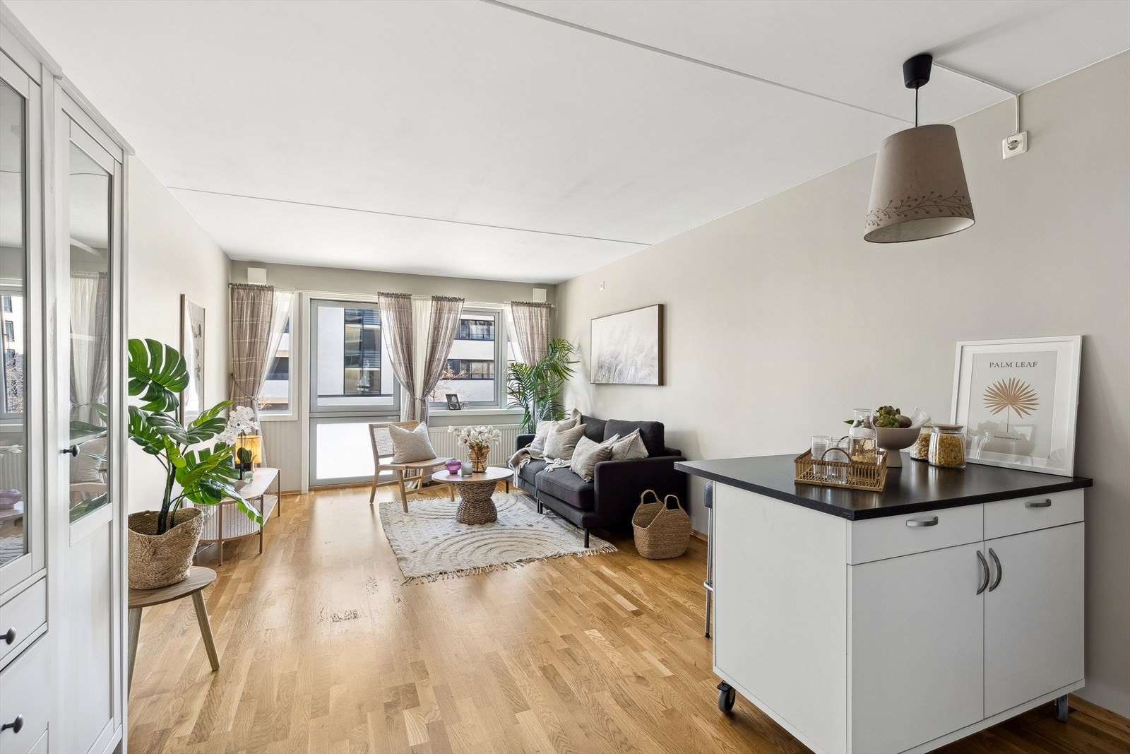 Avrinder Singh Hundal v/DNB Eiendom har gleden av å presentere Gladengveien 15B - En flott 2-roms med høy og moderne standard på Enjsø! Galleribilde